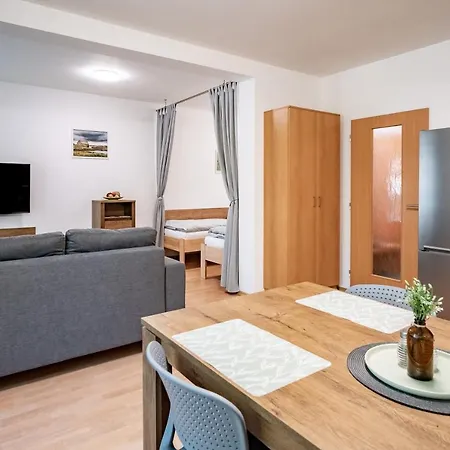 דירה Trimm אוהרסקה הראדיסטה